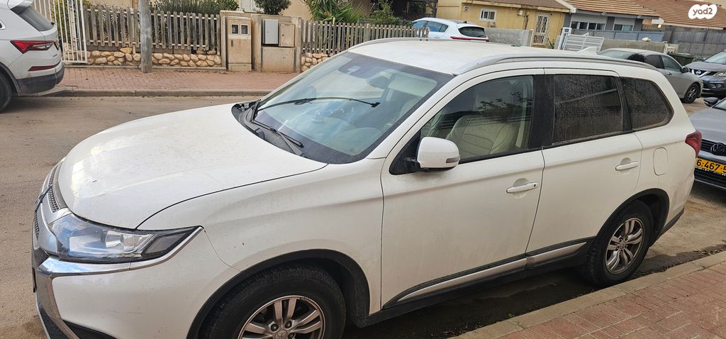 מיצובישי אאוטלנדר