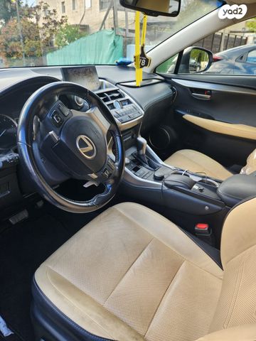 NX Premium 200t אוט׳ 2.0 (238 כ״ס)