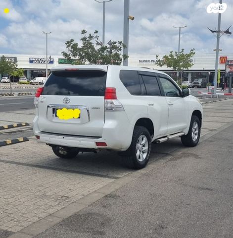 טויוטה לנד קרוזר