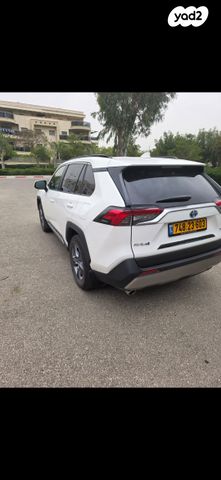 טויוטה RAV4