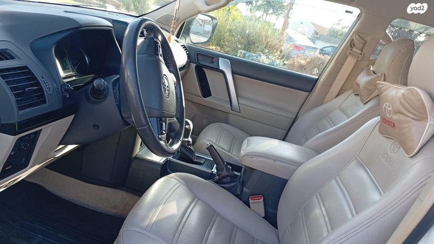 טויוטה לנד קרוזר