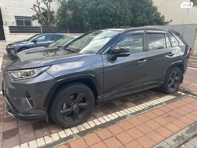 טויוטה RAV4