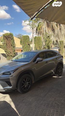 מודעת רכב לקסוס NX