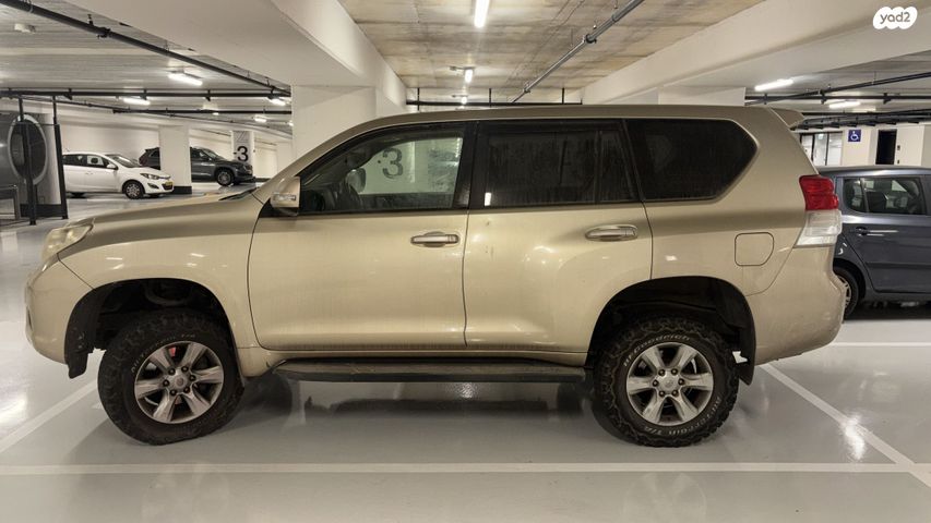 טויוטה לנד קרוזר