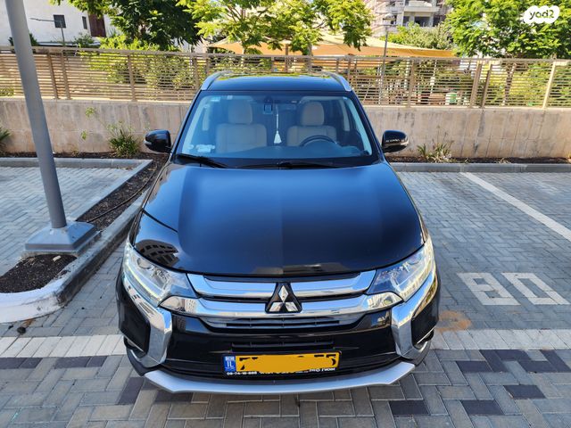 מיצובישי אאוטלנדר