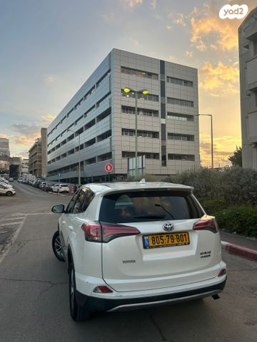 טויוטה RAV4