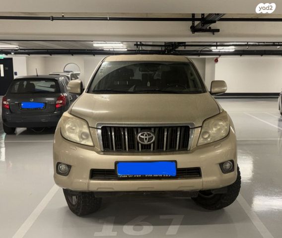 טויוטה לנד קרוזר