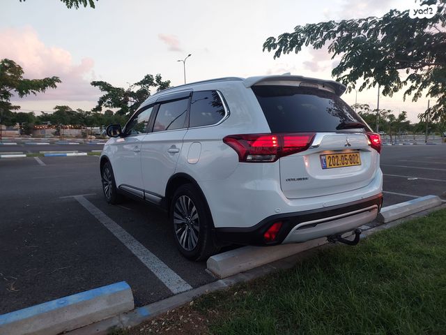 מיצובישי אאוטלנדר