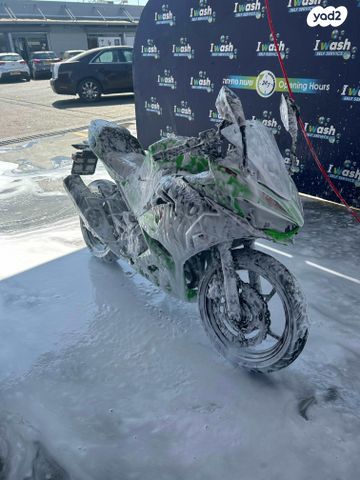 קאוואסאקי נינג'ה 400