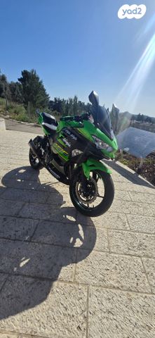 קאוואסאקי נינג'ה 400