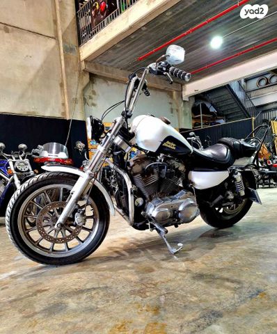 הרלי דיווידסון סופרלואו 883