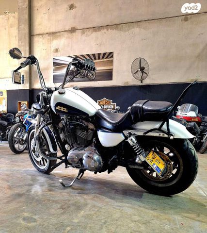 הרלי דיווידסון סופרלואו 883