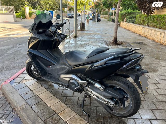 מודעת רכב קימקו AK 550