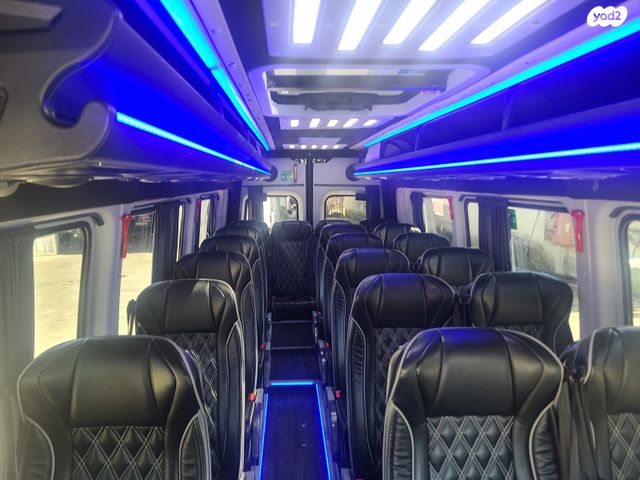 מיניבוסים ורכבי הסעות