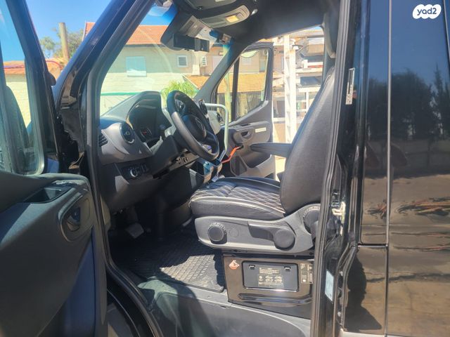 מיניבוסים ורכבי הסעות