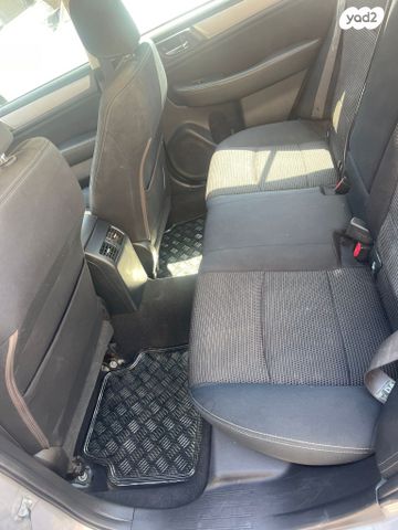 סובארו B4/לגאסי