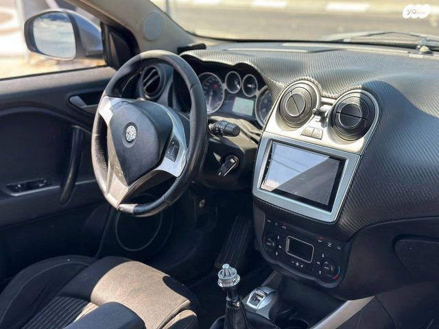 אלפא רומיאו מיטו