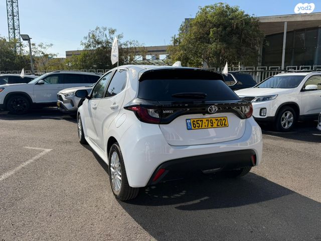 מודעת רכב טויוטה יאריס 1