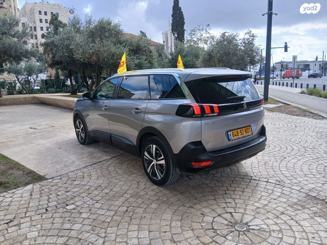 פיג'ו 5008