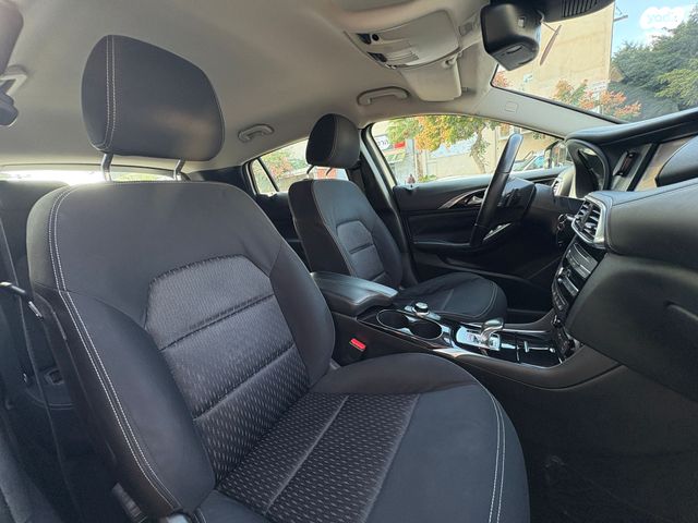 אינפיניטי Q30