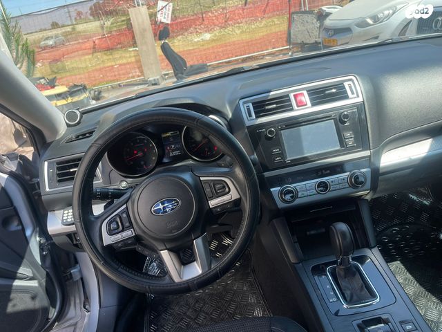 סובארו B4/לגאסי