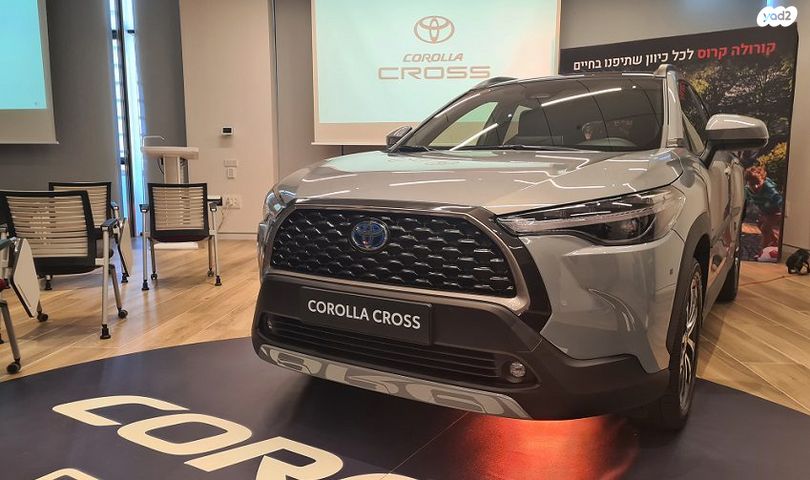 מודעת רכב טויוטה קורולה קרוס