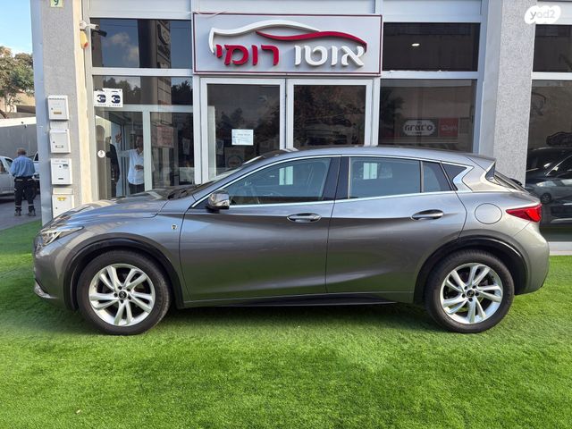 אינפיניטי Q30