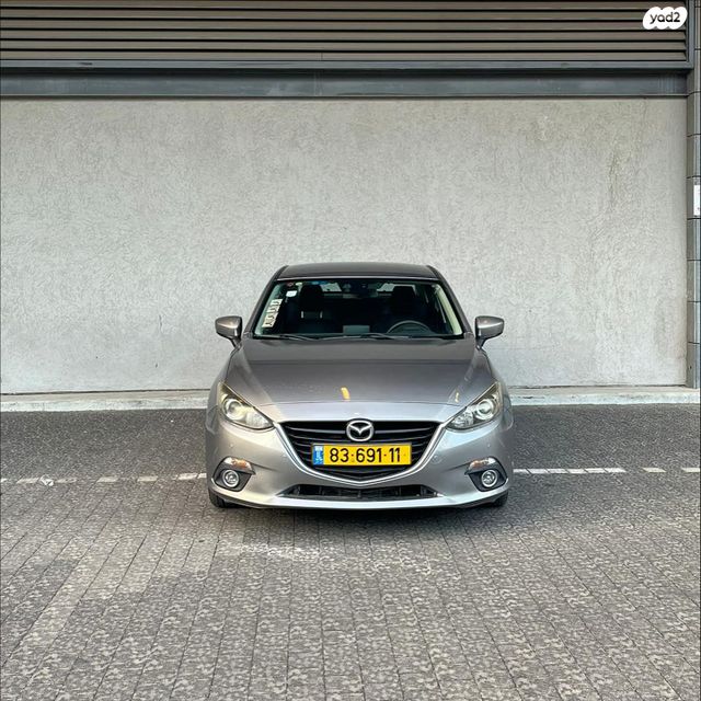 מודעת רכב מאזדה 3