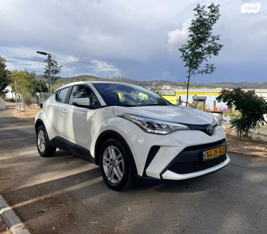 מודעת רכב טויוטה C-HR