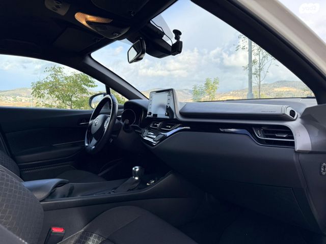 טויוטה C-HR