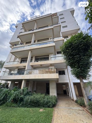 דירה, עמנואל זמיר 2, כפר גנים ג, פתח תקווה