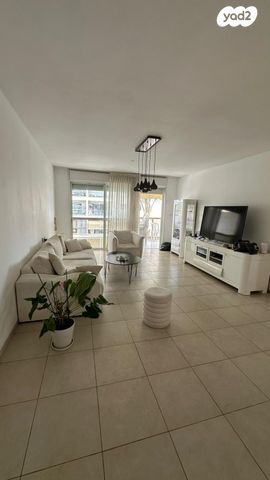 ארלוזורוב 13