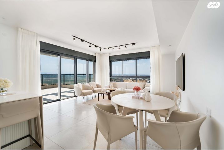 גג/ פנטהאוז, יער ביריה 1, נופי בן שמן, לוד