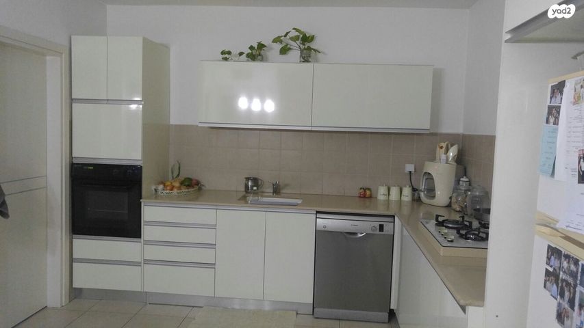 דירה, הר הצופים 7, רחובות ההולנדית, רחובות