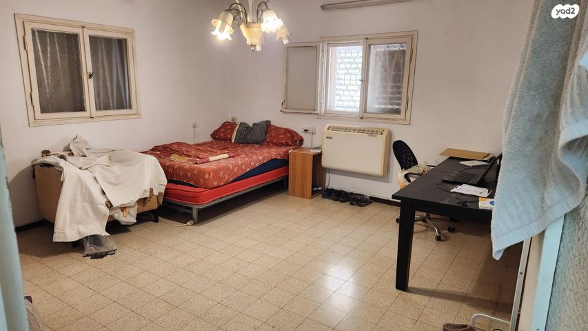 דו משפחתי, הבריגדה היהודית 16, גבעת אולגה, חדרה