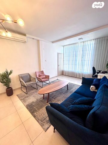 דירה, טרומפלדור 40, כפר גנים א, פתח תקווה