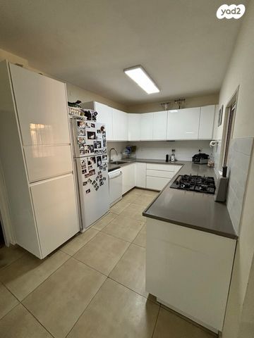 דירה, דב הוז 1, מעוז, כפר סבא