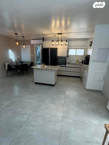 דירת גן, נץ 10, שאר העיר, צפת