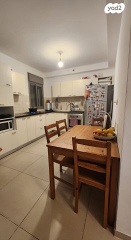 דירה, גינת אגוז 5, נווה גנים, פרדס חנה כרכור