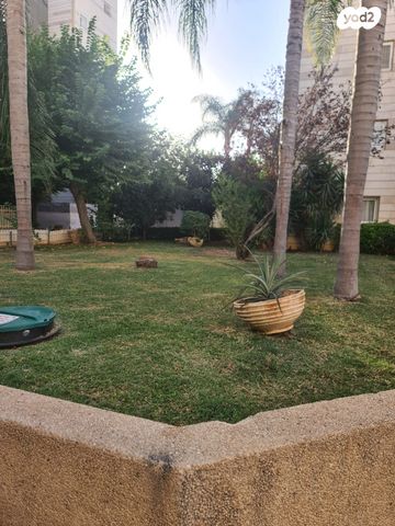 דירה, הר הצופים 7, רחובות ההולנדית, רחובות