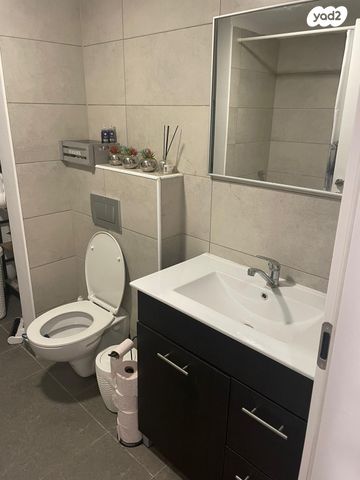 דירה, שלום שבזי 2, משכנות האומנים, קרית מוצקין