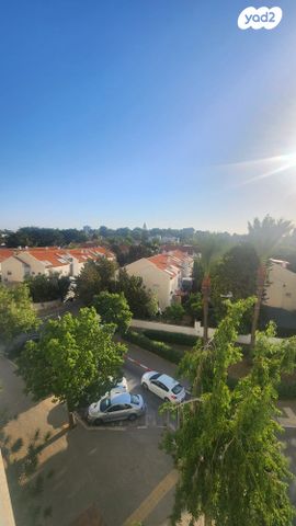 דירה, גינת אגוז 5, נווה גנים, פרדס חנה כרכור