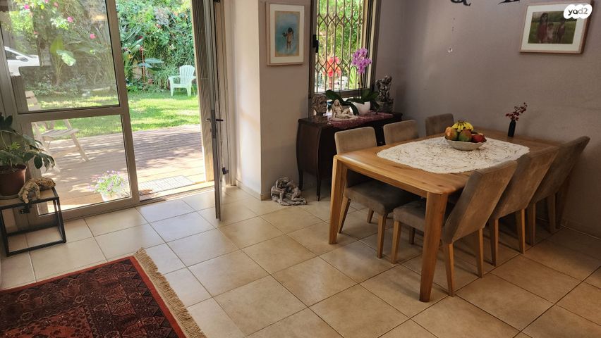 דו משפחתי, שני 2, רחובות החדשה, רחובות