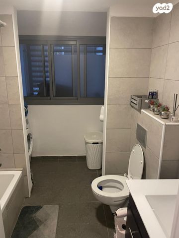 דירה, שלום שבזי 2, משכנות האומנים, קרית מוצקין