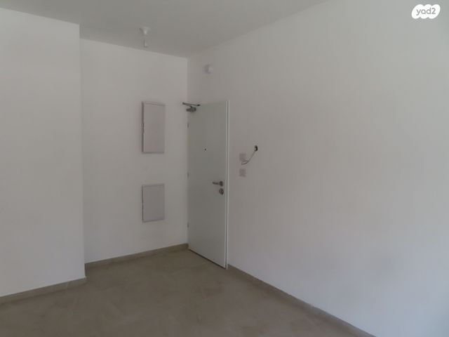 דירה, הנרקיסים 10, רכסים