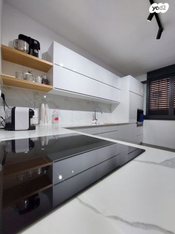 דירה, רחל 3, מרכז העיר, סביניה, הוותיקה, קרית ביאליק