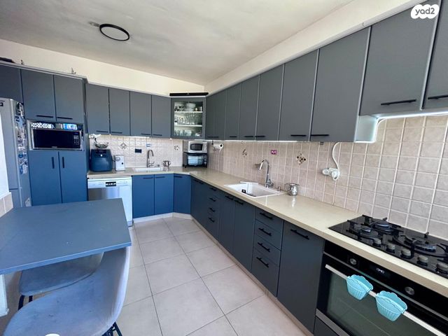 דירה, טרומפלדור 40, כפר גנים א, פתח תקווה