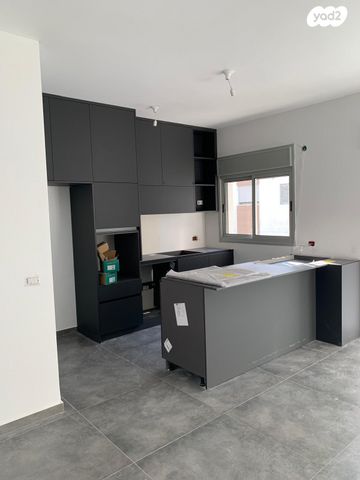 דירה, ז'בוטינסקי 10, מרכז דרום, רעננה