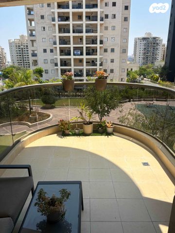 דירה, אורי צבי גרינברג 2, רמת הדר, גבעת שמואל