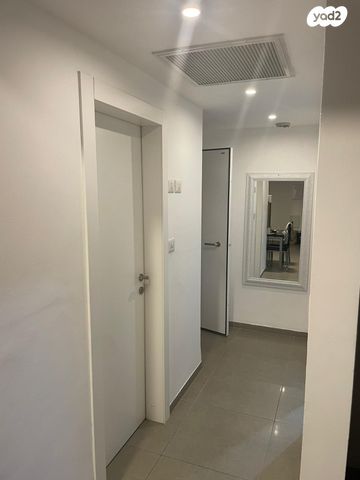 דירה, שלום שבזי 2, משכנות האומנים, קרית מוצקין